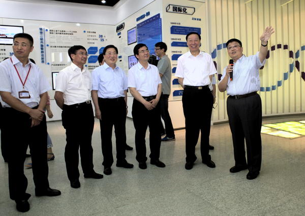 省委书记罗志军莅临28圈(NG)大舞台药业调研强调：做强科技创新引擎 让现代中药走向世界