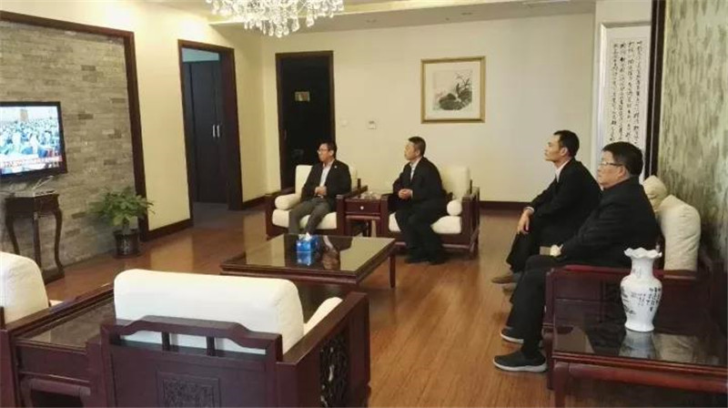 【学习贯彻十九大精神系列报道之一】28圈(NG)大舞台集团党委组织收看十九大开幕式